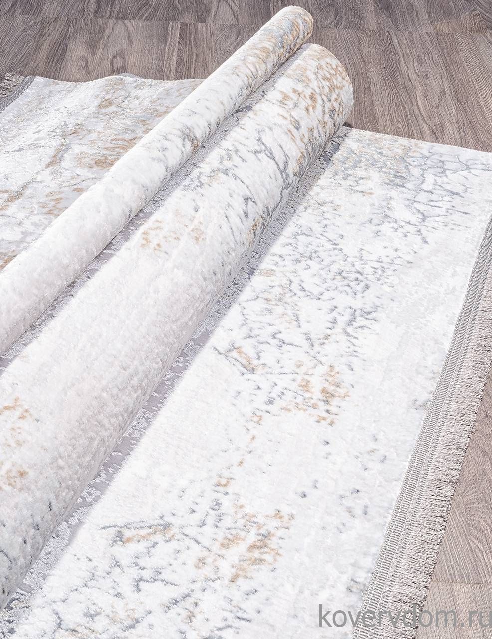 Ковер CAPRICE 8544 в дизайне